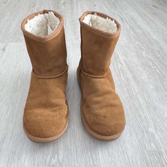 Koolaburra by UGG Victoria Short Boots Chestnut Suede Size 3 US Youth (Women 5) - Picture 2 of 14
